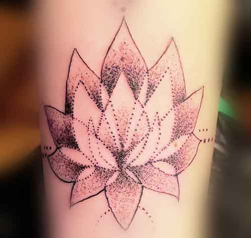Tatouage fleur lotus